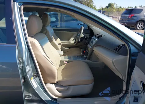 2011 Toyota Camry Le z USA, uszkodzony, nr VIN 4T1BF3EK2BU716957